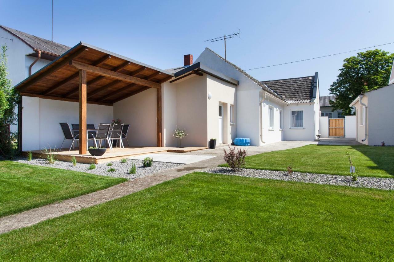 Zehentner - Wein & Feriendomizil Villa Illmitz Exterior photo